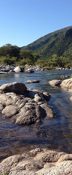 Paisaje del Río Pinto cerca de la Posada Los Cedros